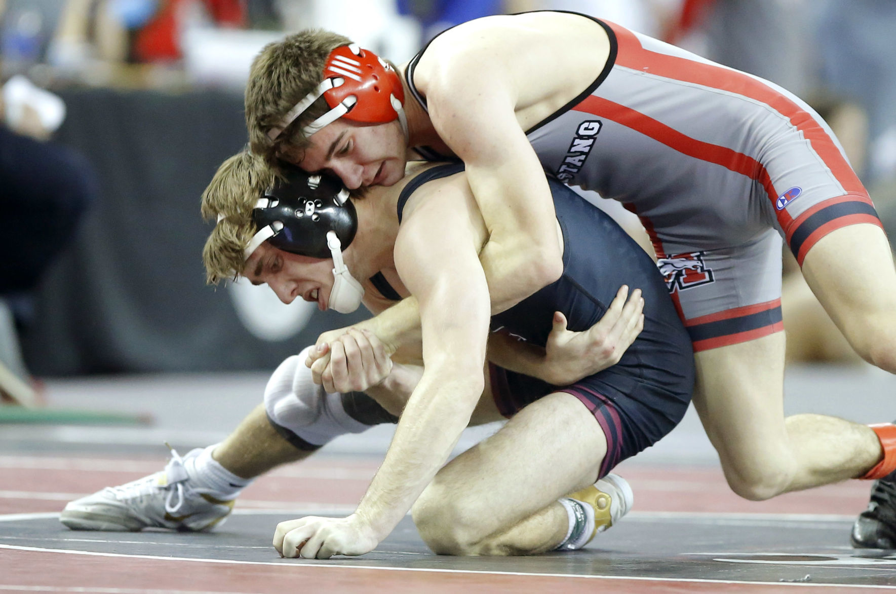 Semifinals of state wrestling tournament